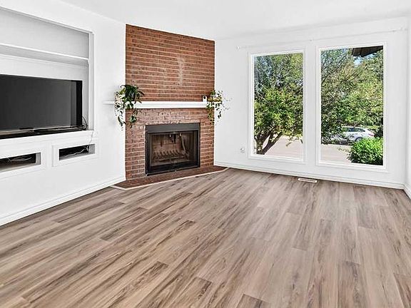 2nd image of 641 Whitewood Rd NE