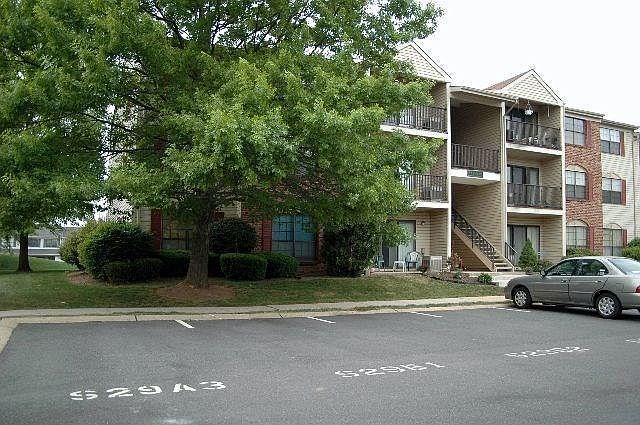 2nd image of 385 Lancaster Ct #385