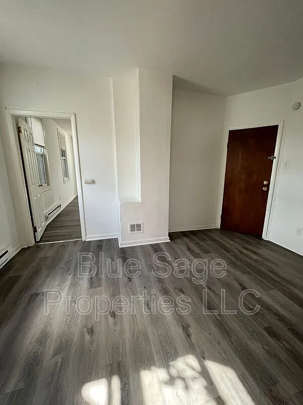 1 bed, 1.0 bath, 750 sqft, $995 — Photo 3