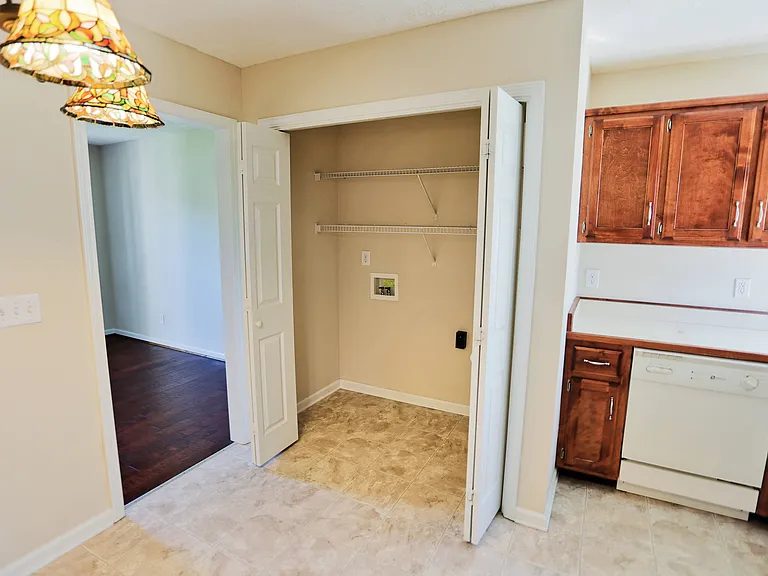 3927 Stella Dr — Photo 8