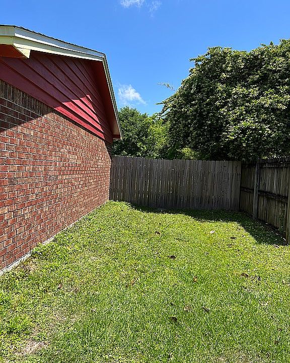 2nd image of 1314 Heatherwood Cir
