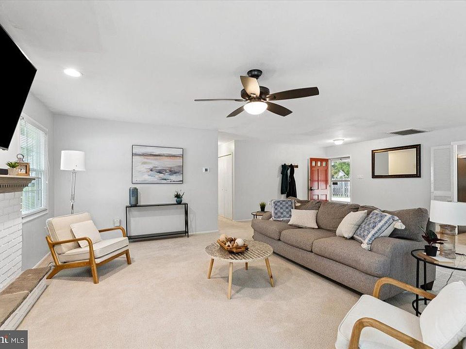 1st image of 2217 Harwood Ln