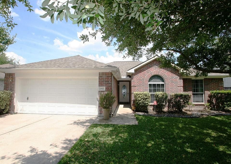 Well maintained home in North Spring.