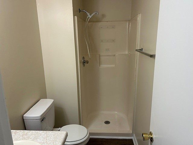 1st image of 527 Mallory Dr