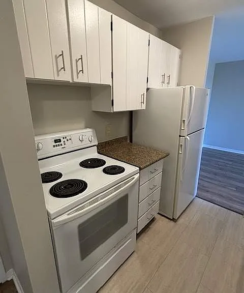 625 Glengarry Blvd — Photo 1