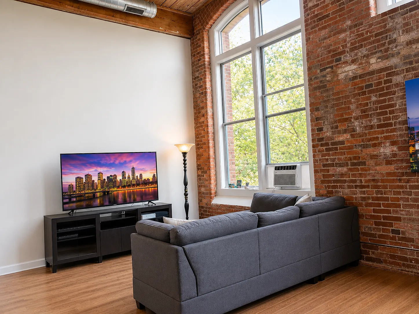 3 bed, 1400 sqft, $2,950 — Photo 2