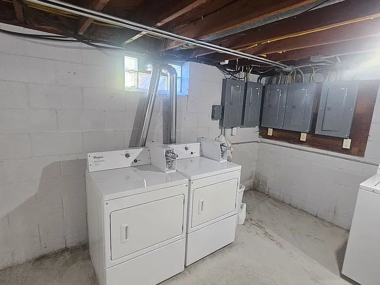 514 Lakeview Ave. (4 Unit) — Photo 3