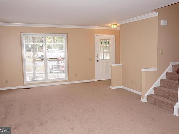 3rd image of 400 Batley Ct