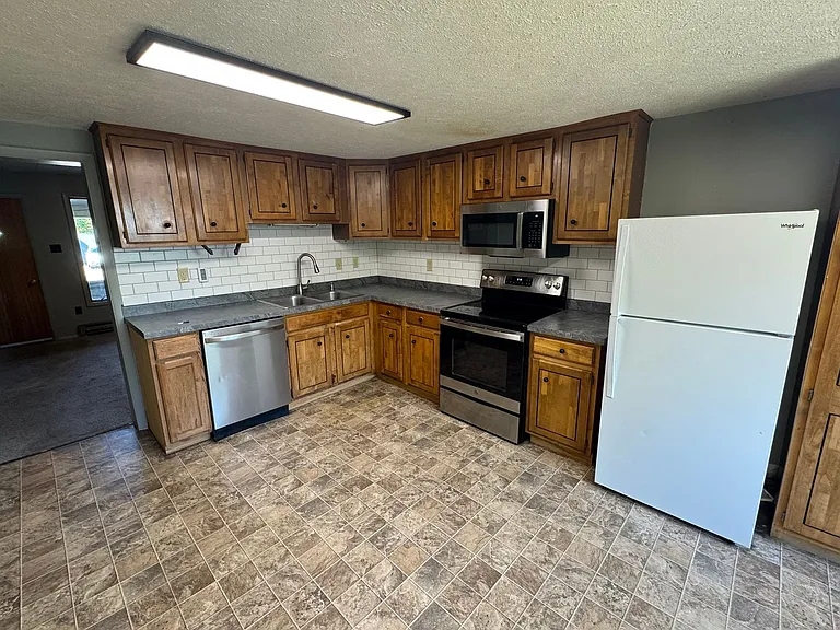 506 N Grand Ave — Photo 18
