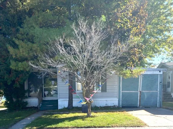 1952 White Ave #154, Milford, MI 48381