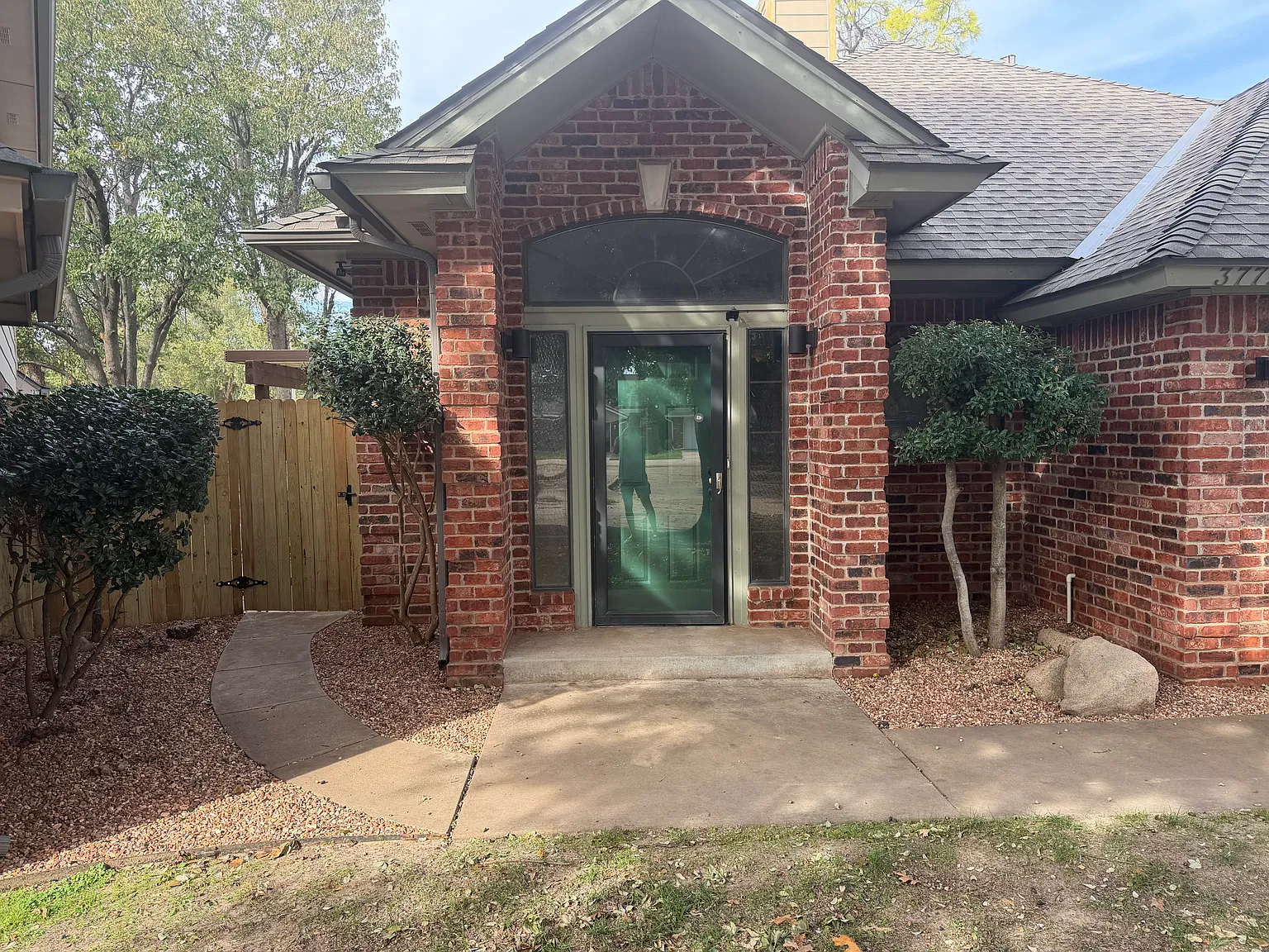 3 bed, 1623 sqft, $1,700 — Photo 2