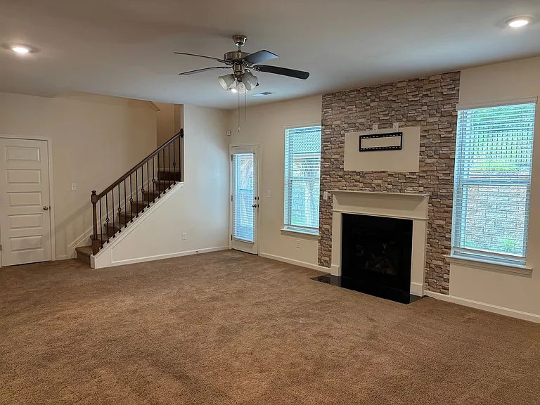 333 Emporia Loop — Photo 11