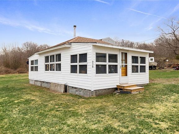 3rd image of 28 Pier Rd