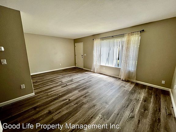 5th image of 807 S Mollison Ave Unit 27