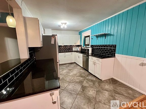 2nd image of 2110 Croydon Dr