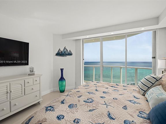 5th image of 16485 Collins Ave APT 1432