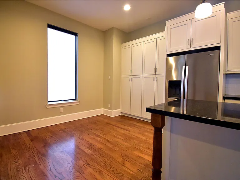 1538 W 23rd St #C — Photo 6