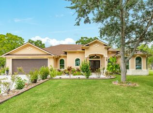 309 Hickman Ln, Angleton, TX 77515