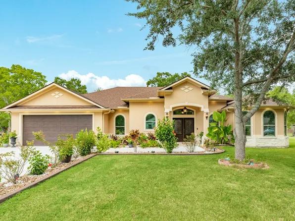 309 Hickman Ln, Angleton, TX 77515
