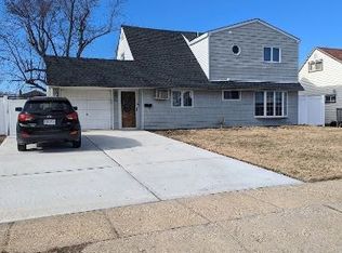 65 Prentice Rd, Levittown, NY 11756