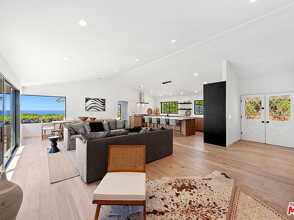 3rd image of 6225 Tapia Dr