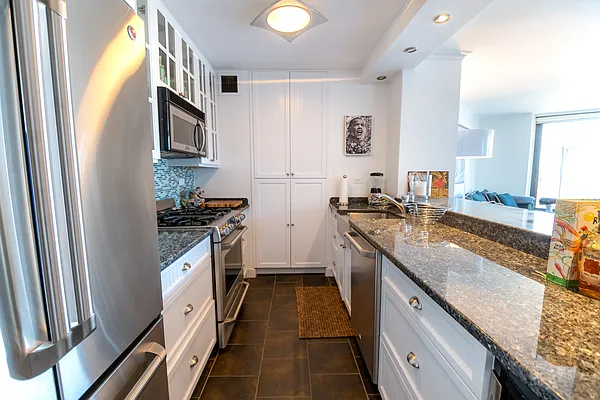 Rented by WIRE International Realty | media 14