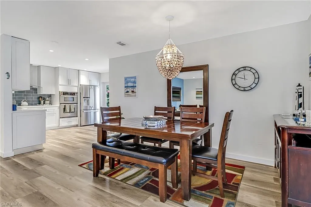 3 bed, 2.0 bath, 1424 sqft, $8,000 — Photo 4
