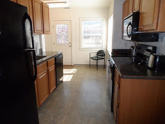 4th image of 553 N Main St