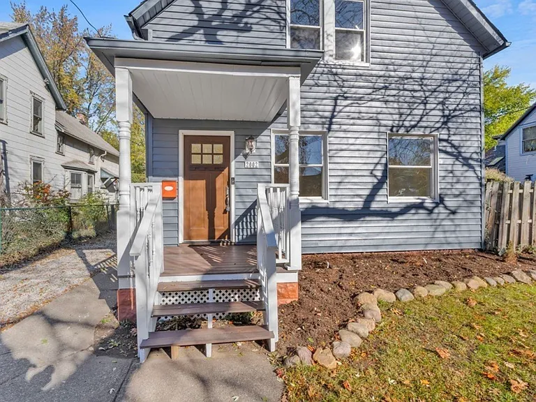 2002 Valentine Ave #1 — Photo 18