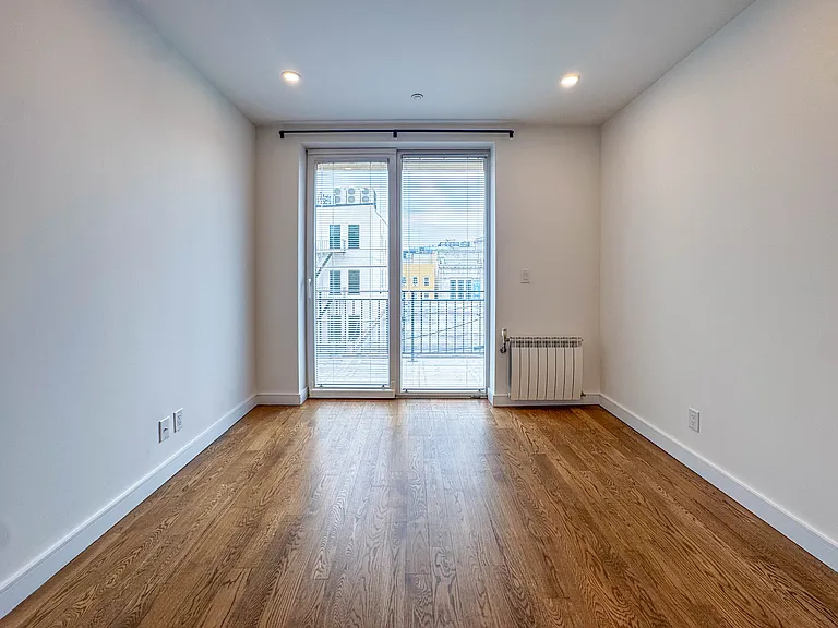 689 Leonard St #3R — Photo 23