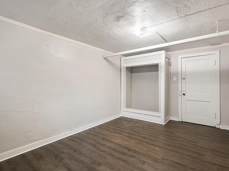 East Evans Apartments — Photo 14