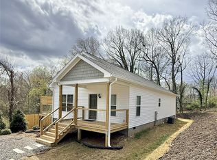 216 Lower Edgewood Rd, Candler, NC 28715