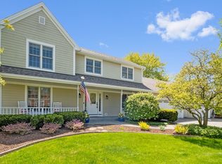 1527 Steeplechase Ct, Libertyville, IL