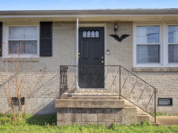 492 Sunliner Dr, Nashville, TN 37209