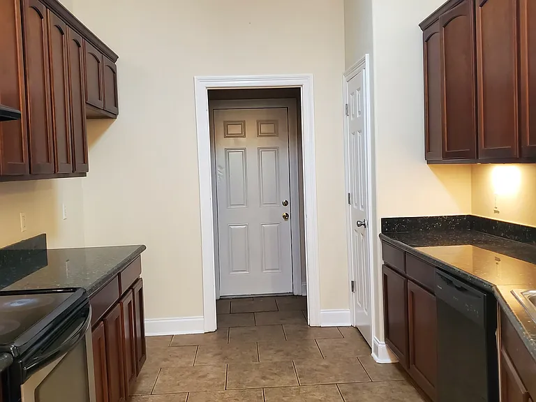 577 Panther Dr — Photo 7