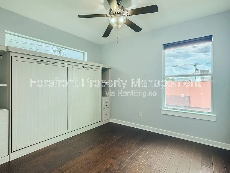 126 E Myrtle St — Photo 22