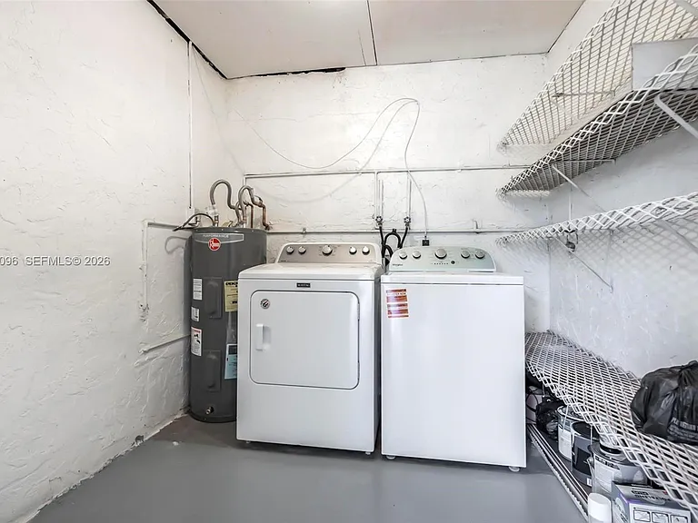22 Canterbury Ln #22 — Photo 32