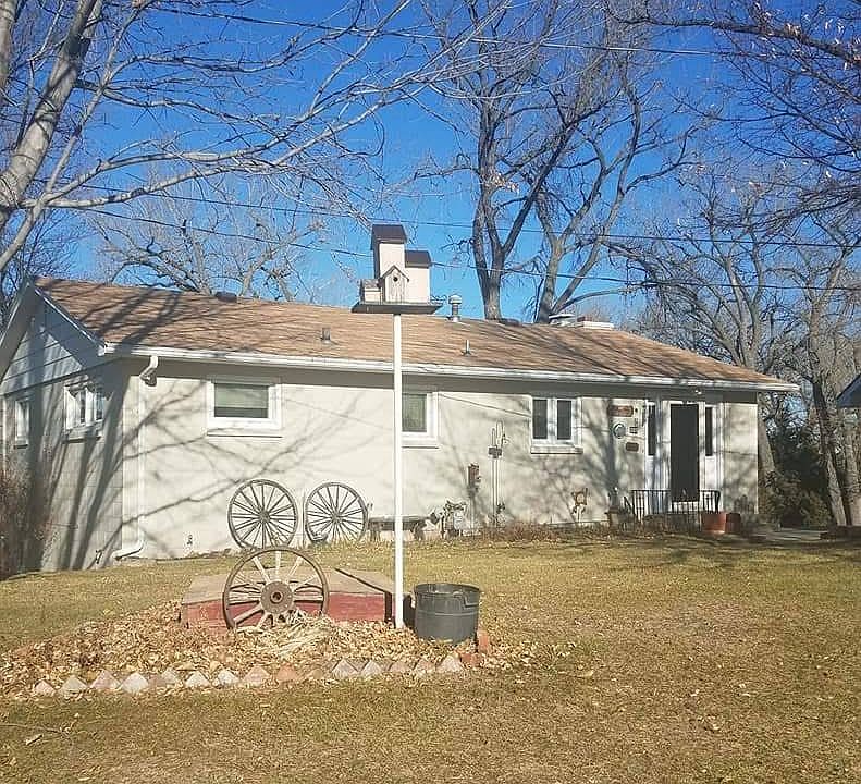 1st image of 205 N Maloney Dr