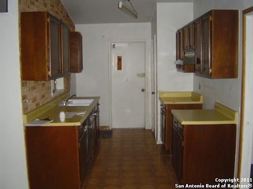 2nd image of 4315 Las Cruces St