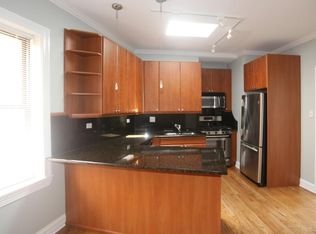 624 W Roscoe St, Chicago, IL 60657