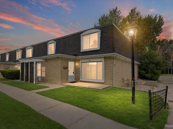 29816 City Center Dr, Warren, MI 48093
