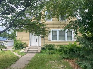 403 22nd St NE, Cedar Rapids, IA 52402