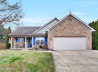 8801 Fox Chase Pl, Louisville, KY 40228