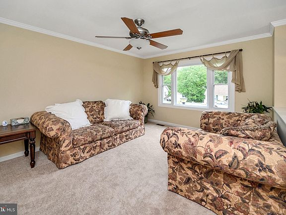 3rd image of 11002 Abbey Ln