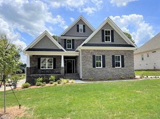 2748 Bartlett Ln, Clemmons, NC 27012