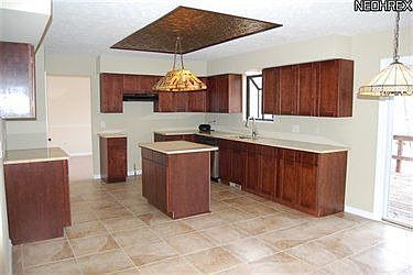 3rd image of 771 Skyland Dr