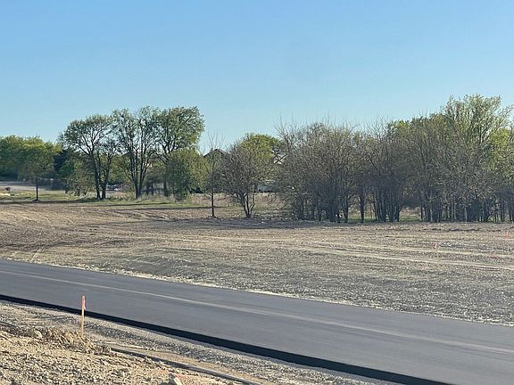 5th image of 9614 Park Dr