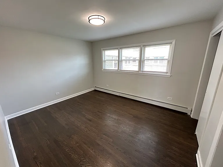 7810 S Escanaba Ave #2B — Photo 11