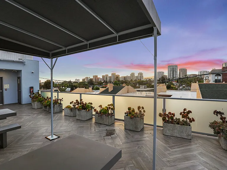 Skyline Views of Century City Icon