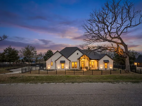 1004 Meadow Wood Ter, Azle, TX 76020